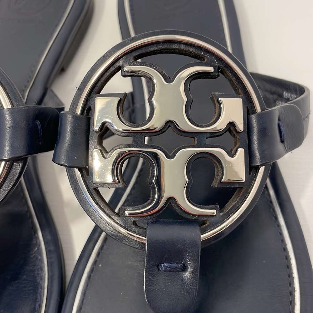 Tory Burch Miller Leather Logo Thong Sandals size 7 Navy Silver - Picture 3 of 9
